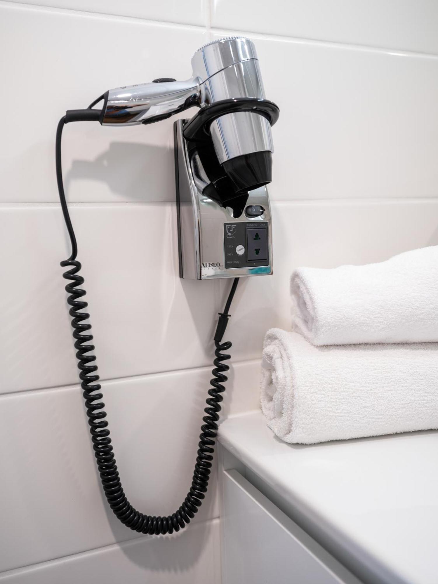 Novotel Centre Gare Hotel 4*